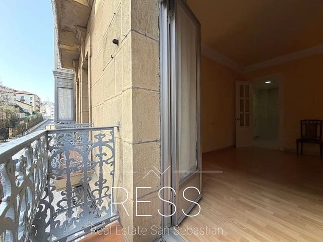 4 sovrum Lägenhet till salu i Donostia-San Sebastián - 1 049 999 € (Ref: 9798007)