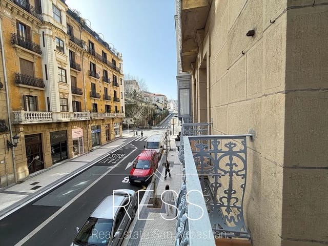 4 sovrum Lägenhet till salu i Donostia-San Sebastián - 1 049 999 € (Ref: 9798007)