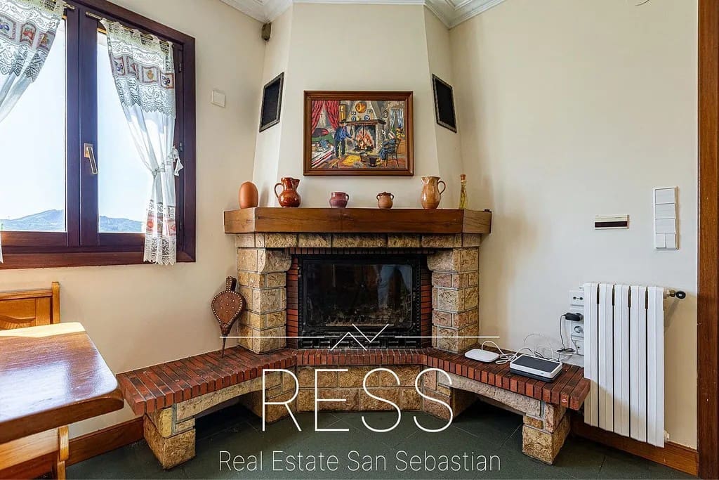 6 bedroom Villa for sale in Hondarribia with pool - € 1,490,000 (Ref: 9814665)