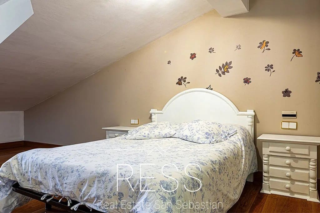 6 bedroom Villa for sale in Hondarribia with pool - € 1,490,000 (Ref: 9814665)