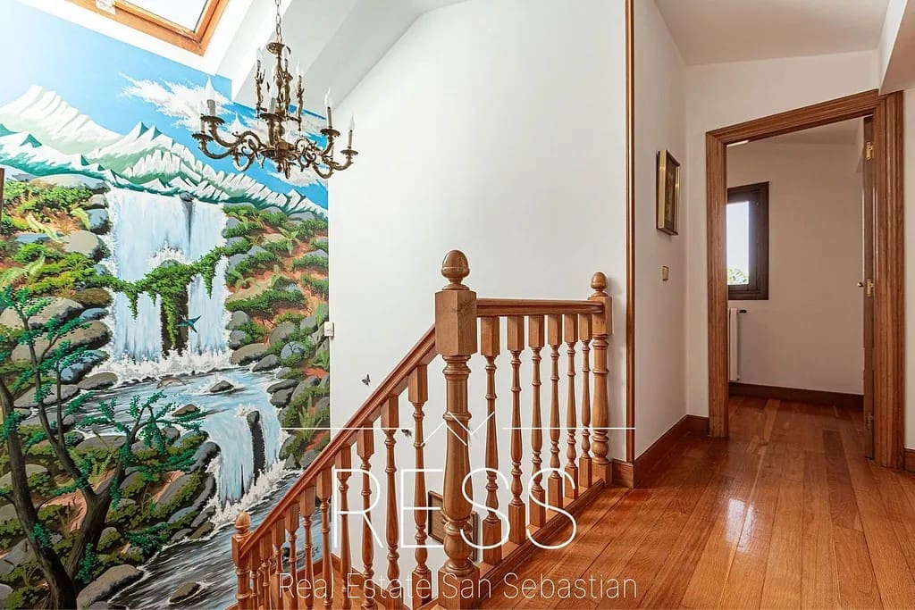 6 bedroom Villa for sale in Hondarribia with pool - € 1,490,000 (Ref: 9814665)