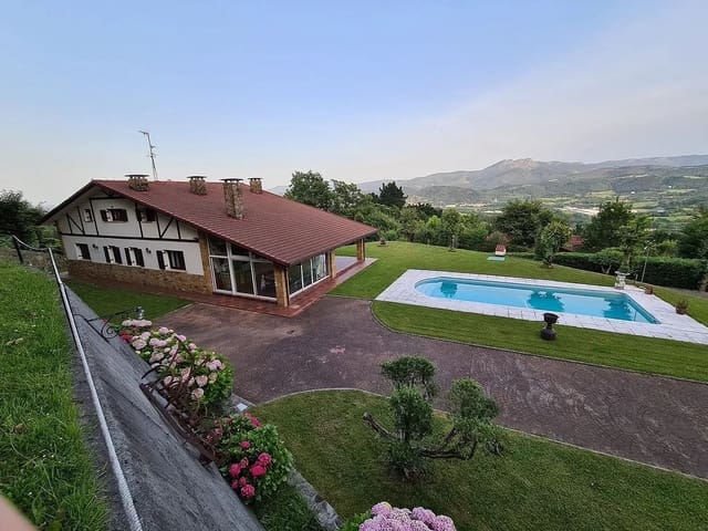 Chalet de 6 habitaciones en Hondarribia en venta con piscina - 1.490.000 € (Ref: 9814665)