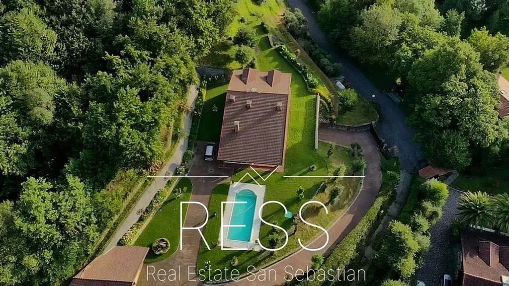 6 bedroom Villa for sale in Hondarribia with pool - € 1,490,000 (Ref: 9814665)