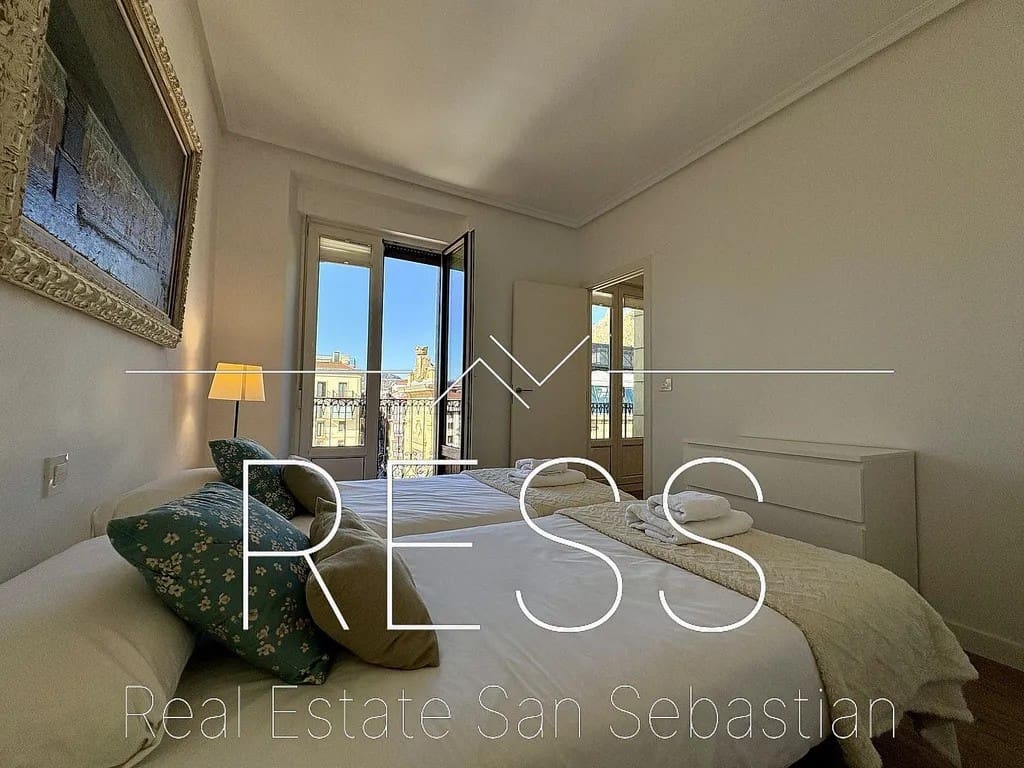 2 bedroom Flat for sale in Donostia-San Sebastian - € 794,997 (Ref: 9814667)