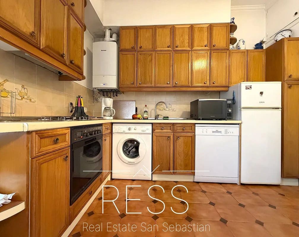 1 bedroom Flat for sale in Donostia-San Sebastian - € 450,000 (Ref: 9814672)