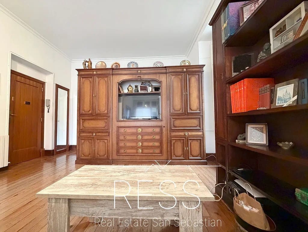 1 bedroom Flat for sale in Donostia-San Sebastian - € 450,000 (Ref: 9814672)