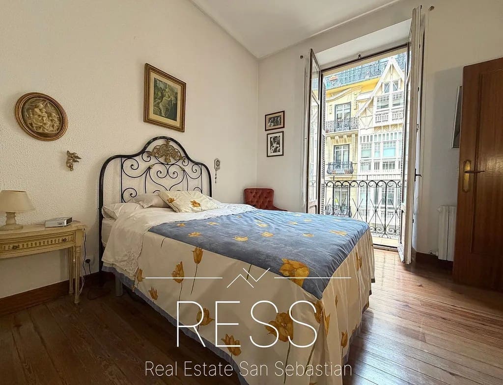1 bedroom Flat for sale in Donostia-San Sebastian - € 450,000 (Ref: 9814672)