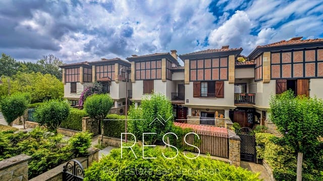 4 soveværelse Rækkehus til salg i Zarautz med garage - € 1.030.000 (Ref: 9965991)