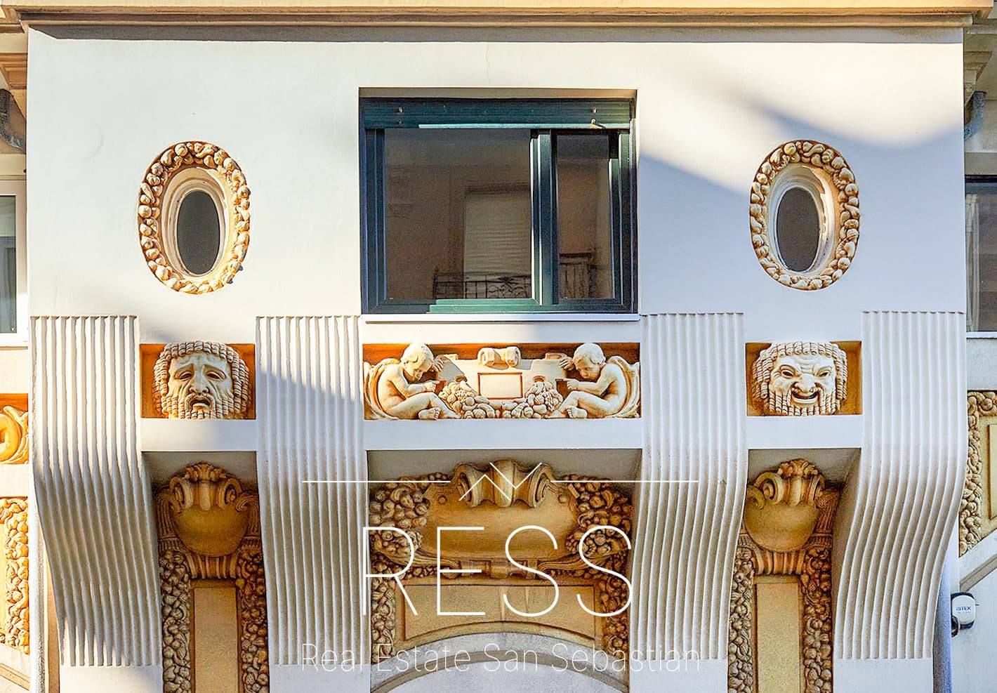 3 bedroom Flat for sale in Donostia-San Sebastian - € 940,000 (Ref: 9965992)
