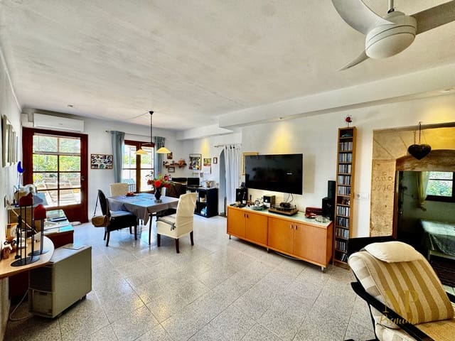 4 bedroom Villa for sale in Cala Llombards, Santanyí - € 820,000 (Ref: 9348597)