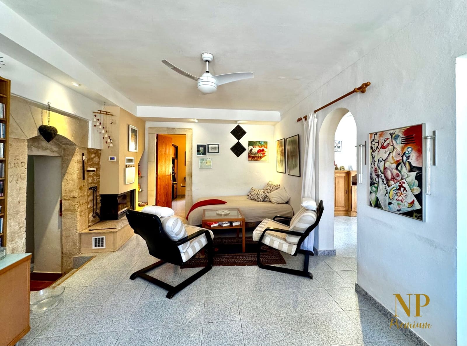 4 bedroom Villa for sale in Cala Llombards - € 820,000 (Ref: 9348597)