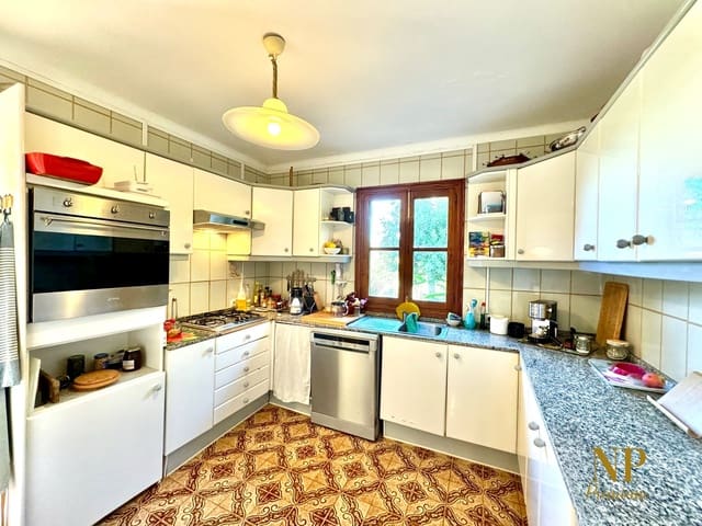 4 bedroom Villa for sale in Cala Llombards, Santanyí - € 820,000 (Ref: 9348597)