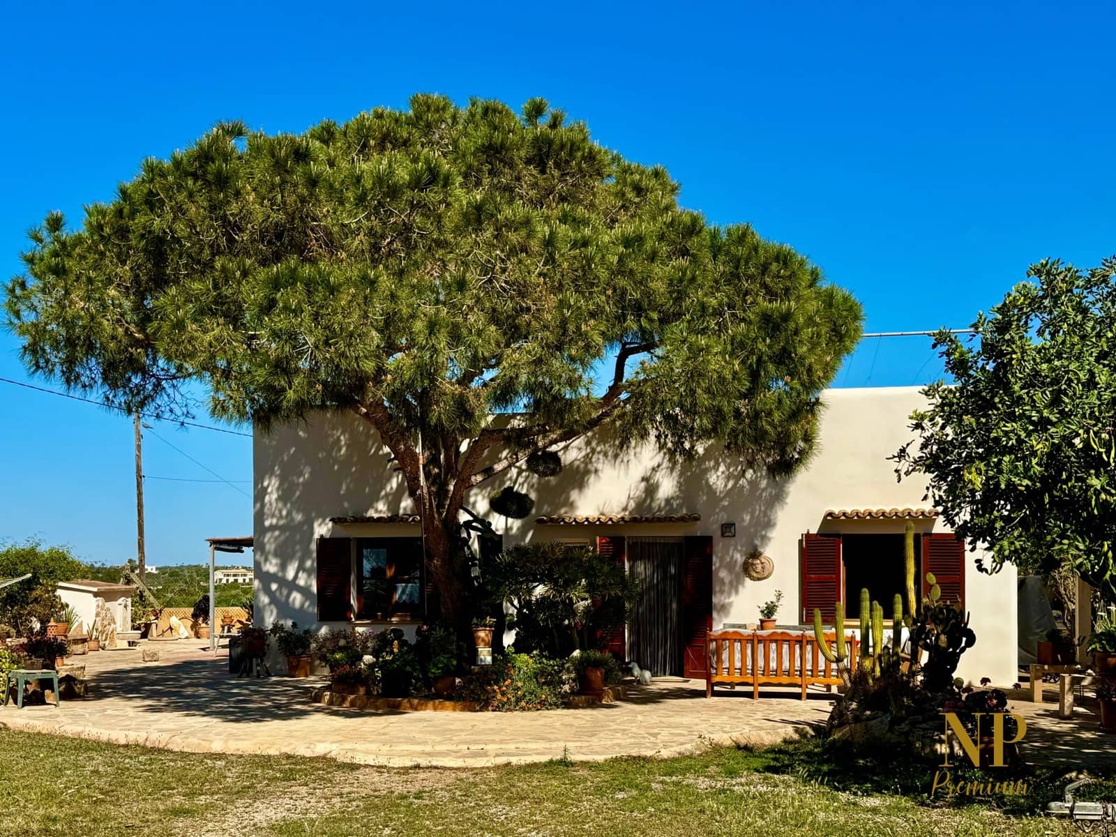 4 bedroom Villa for sale in Cala Llombards - € 820,000 (Ref: 9348597)