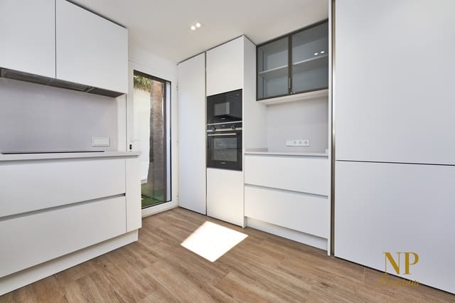 3 soveværelse Villa til salg i Santa Ponsa, Calvià - € 1.750.000 (Ref: 9357785)