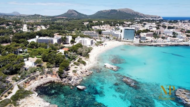 Mark till salu i Cala Ratjada - 2 250 000 € (Ref: 9400187)