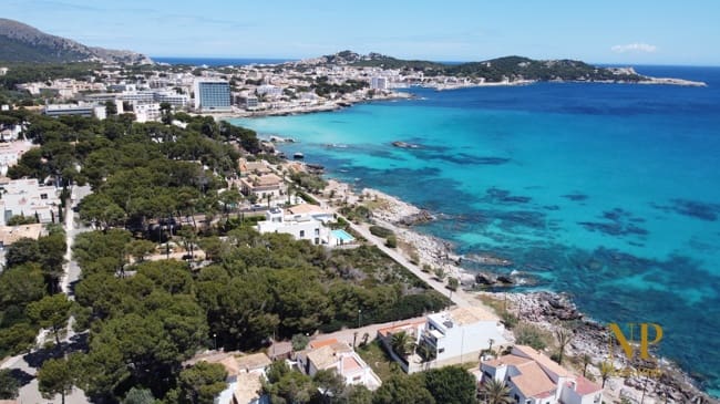 Mark till salu i Cala Ratjada - 2 250 000 € (Ref: 9400187)