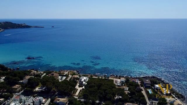 Mark till salu i Cala Ratjada, Capdepera - 2 100 000 € (Ref: 9400187)