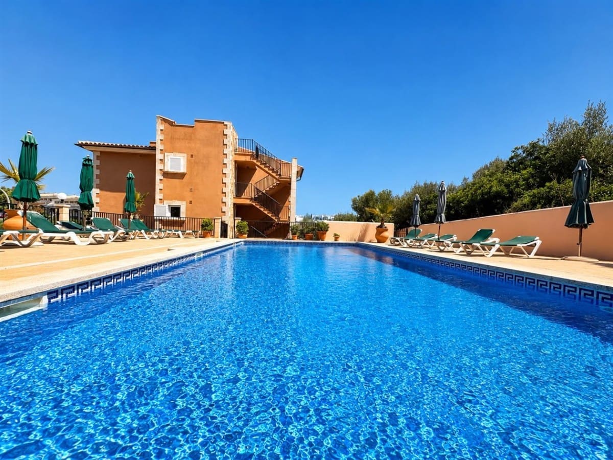3 bedroom Flat for sale in Manacor with pool - € 599,000 (Ref: 10009800)