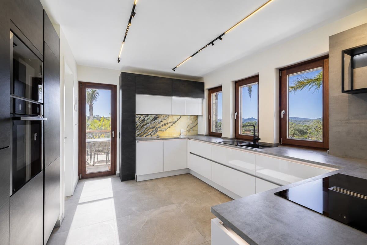 4 chambre Finca/Maison de Campagne à vendre à Montuiri avec piscine - 2 950 000 € (Ref: 10039212)