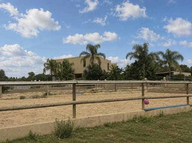 4 chambre Finca/Maison de Campagne à vendre à Montuïri avec piscine - 2 950 000 € (Ref: 10039212)