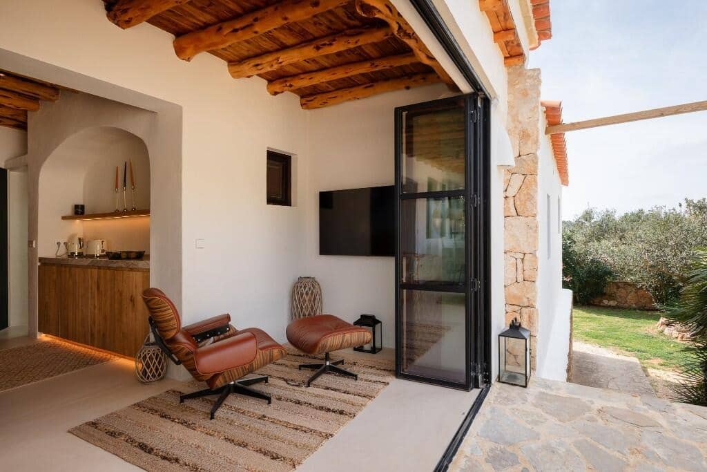 5 bedroom Villa for sale in Cala Gracio with pool garage - € 2,950,000 (Ref: 10160560)