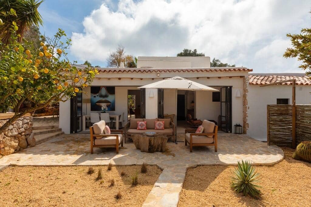 5 bedroom Villa for sale in Cala Gracio with pool garage - € 2,950,000 (Ref: 10160560)