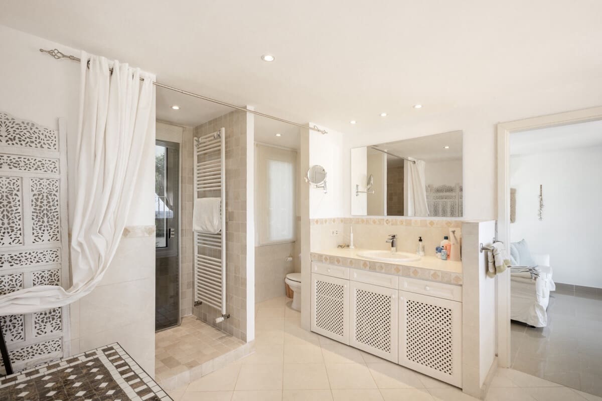 5 soveværelse Villa til salg i Santa Ponsa med swimmingpool garage - € 3.900.000 (Ref: 10175690)