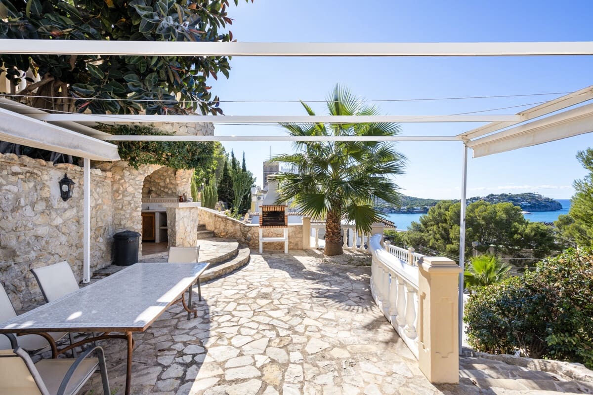 5 soveværelse Villa til salg i Santa Ponsa med swimmingpool garage - € 3.900.000 (Ref: 10175690)
