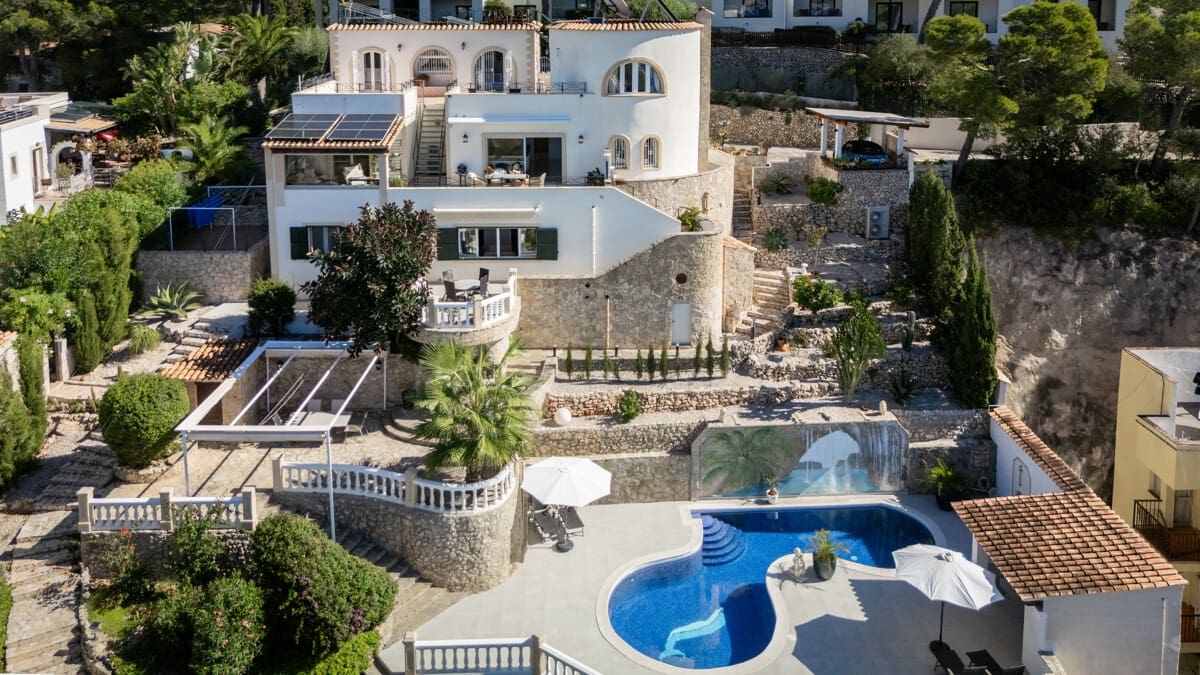 5 soveværelse Villa til salg i Santa Ponsa med swimmingpool garage - € 3.900.000 (Ref: 10175690)