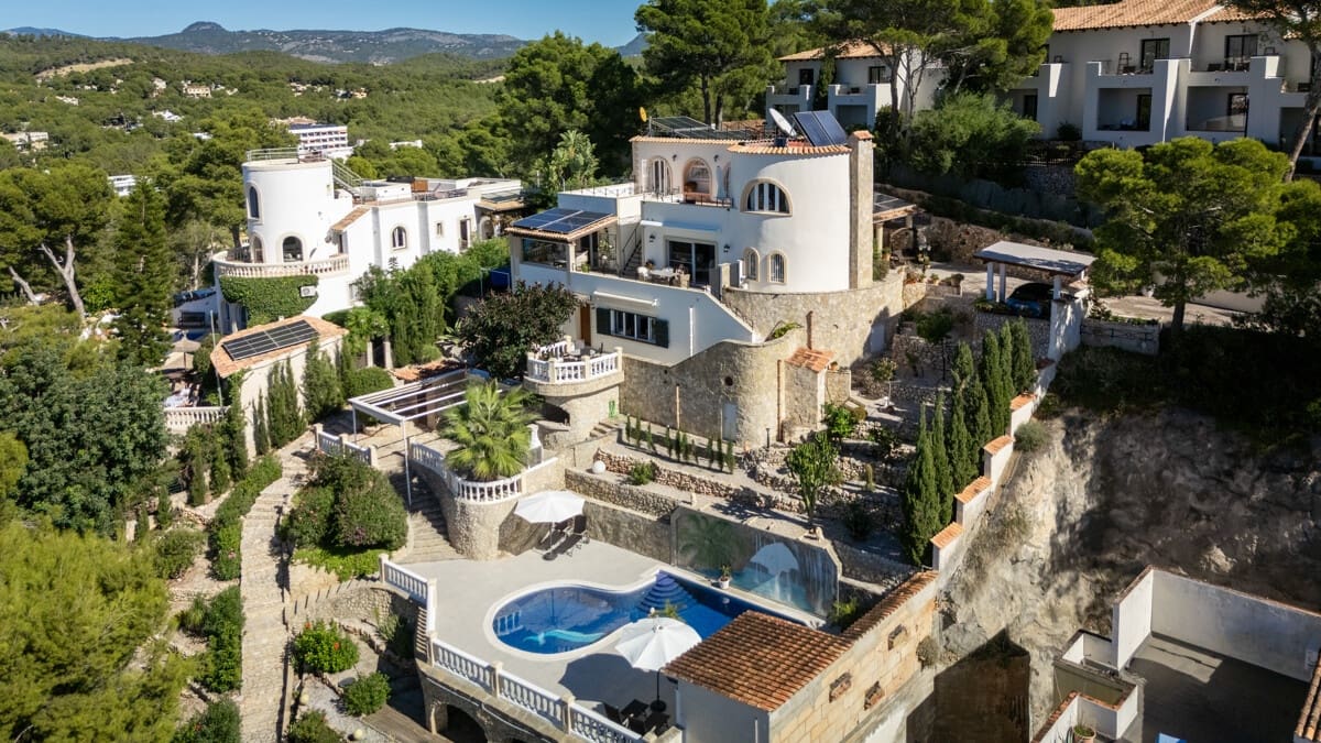 5 soveværelse Villa til salg i Santa Ponsa med swimmingpool garage - € 3.900.000 (Ref: 10175690)