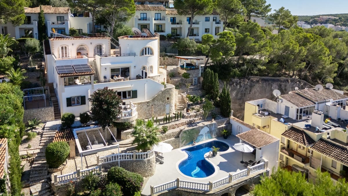 5 soveværelse Villa til salg i Santa Ponsa med swimmingpool garage - € 3.900.000 (Ref: 10175690)