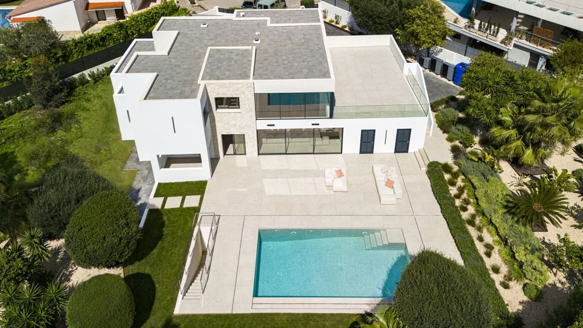 6 bedroom Villa for sale in Santa Ponsa with pool - € 4,495,000 (Ref: 7857715)