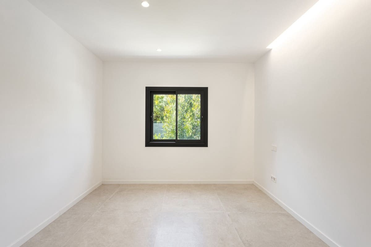 6 bedroom Villa for sale in Santa Ponsa with pool - € 4,495,000 (Ref: 7857715)