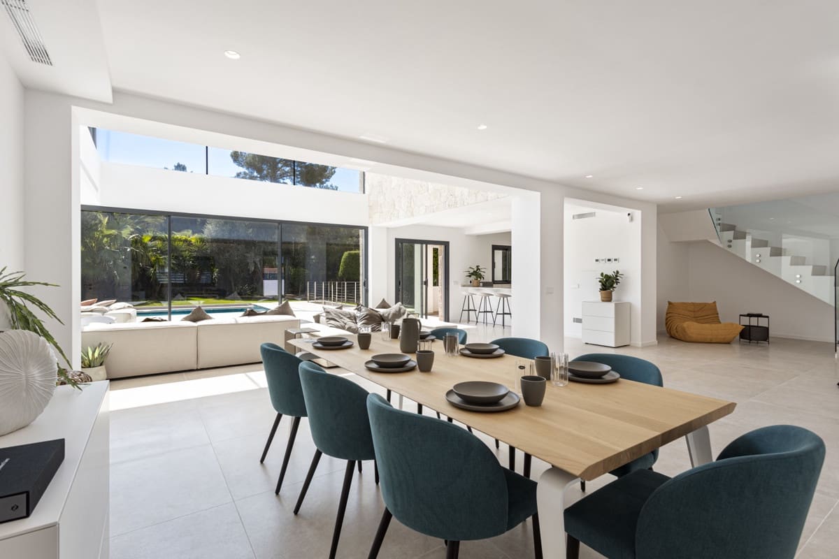 6 bedroom Villa for sale in Santa Ponsa with pool - € 4,495,000 (Ref: 7857715)