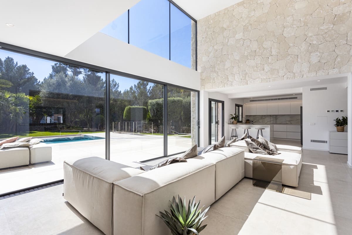 6 bedroom Villa for sale in Santa Ponsa with pool - € 4,495,000 (Ref: 7857715)