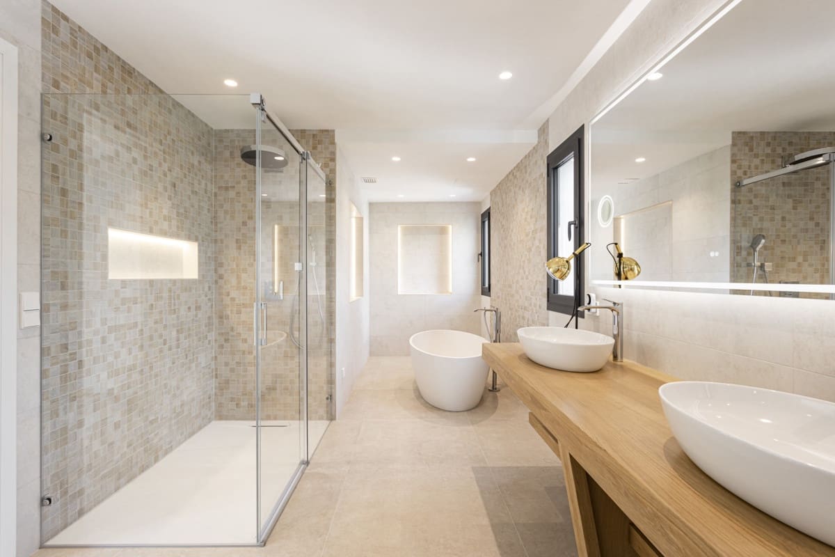 6 bedroom Villa for sale in Santa Ponsa with pool - € 4,495,000 (Ref: 7857715)