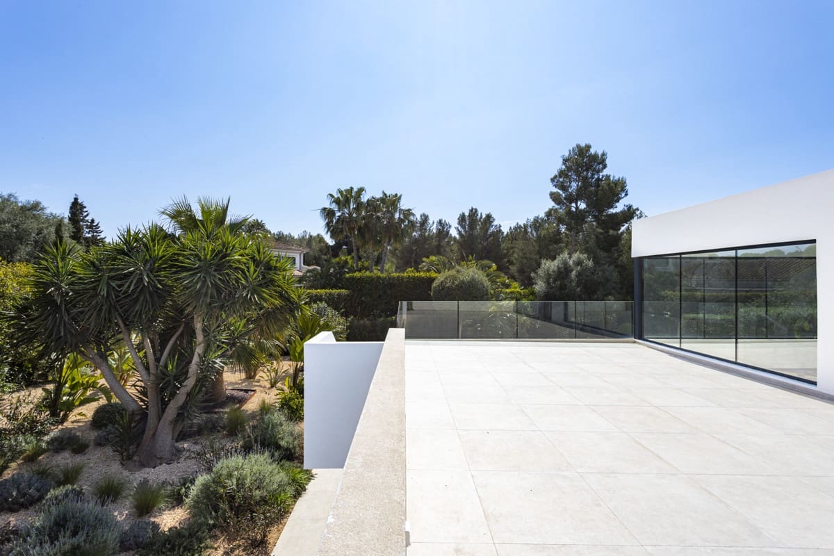 6 bedroom Villa for sale in Santa Ponsa with pool - € 4,495,000 (Ref: 7857715)