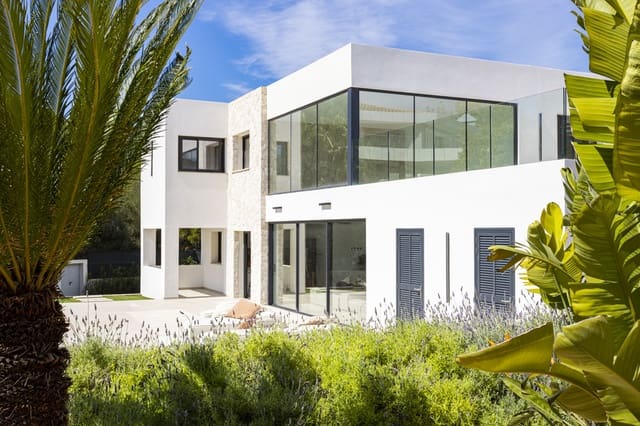 6 bedroom Villa for sale in Santa Ponsa, Calvià with pool - € 4,495,000 (Ref: 7857715)