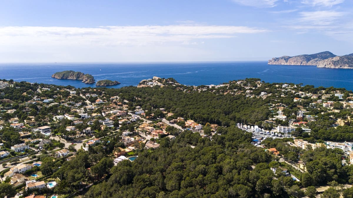 6 bedroom Villa for sale in Santa Ponsa with pool - € 4,495,000 (Ref: 7857715)