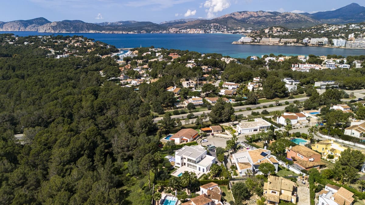 6 bedroom Villa for sale in Santa Ponsa with pool - € 4,495,000 (Ref: 7857715)