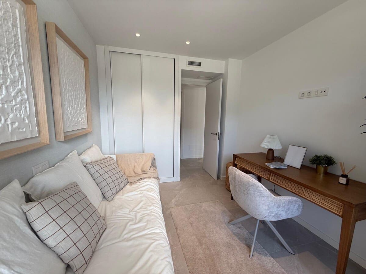 Piso de 2 habitaciones en Palmanova en venta con piscina garaje - 673.000 € (Ref: 8183685)