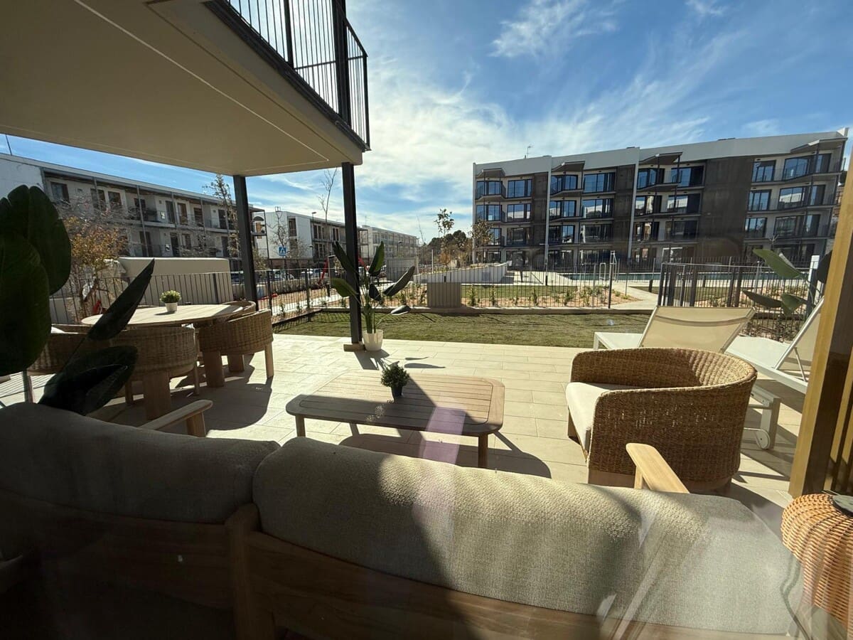 Piso de 2 habitaciones en Palmanova en venta con piscina garaje - 673.000 € (Ref: 8183685)