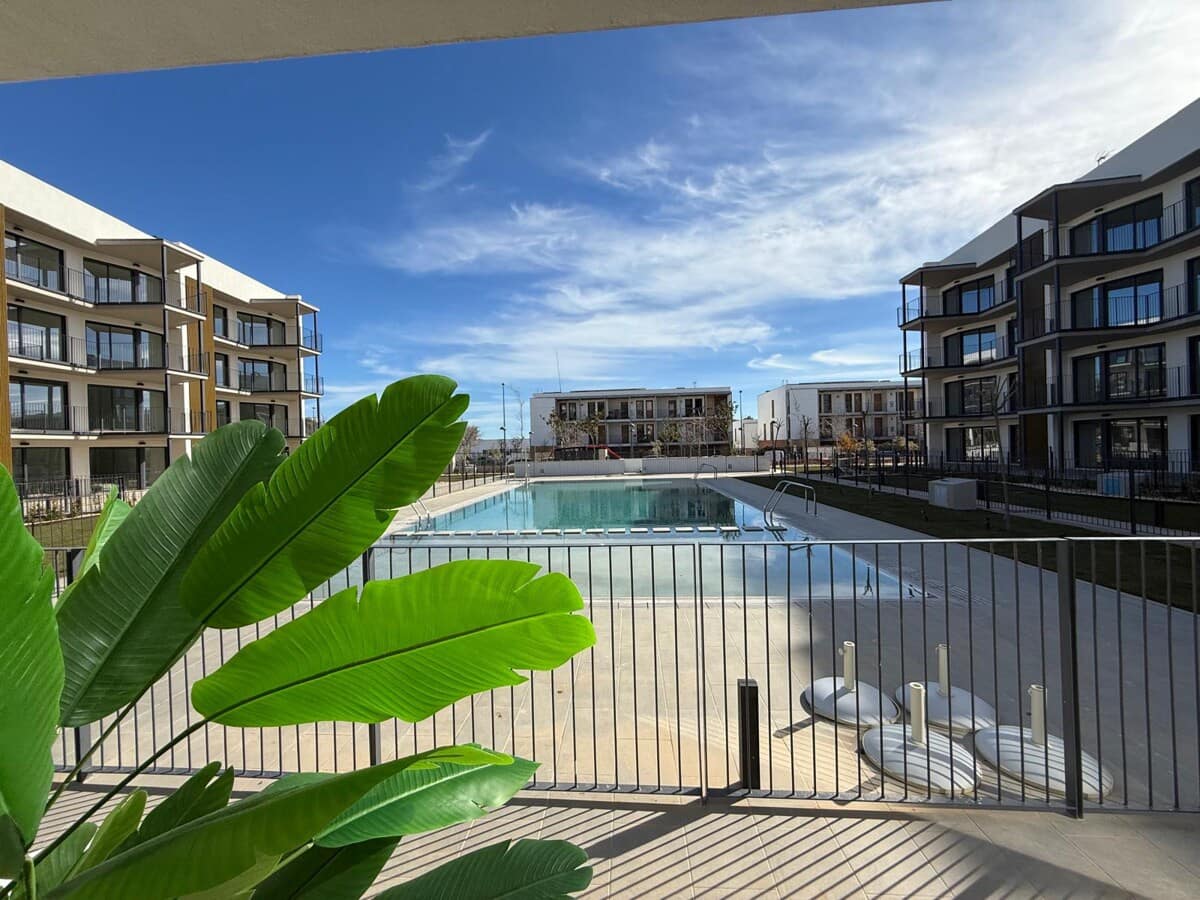 Piso de 2 habitaciones en Palmanova en venta con piscina garaje - 673.000 € (Ref: 8183685)