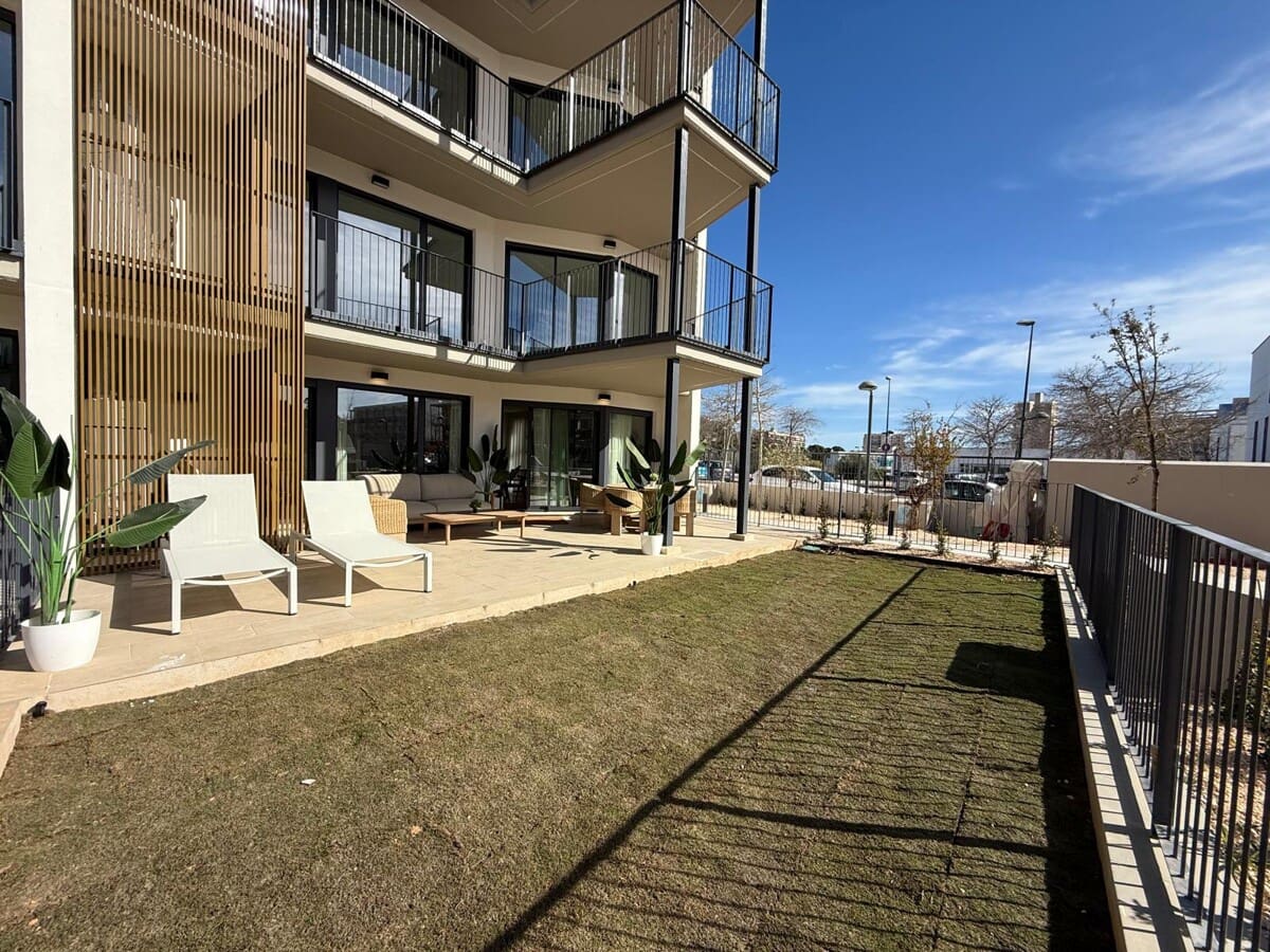 Piso de 2 habitaciones en Palmanova en venta con piscina garaje - 673.000 € (Ref: 8183685)