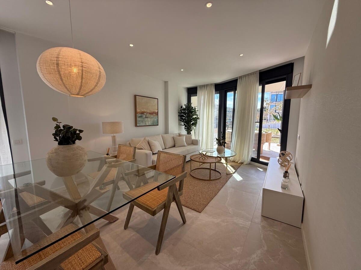 2 sypialnia Mieszkanie na sprzedaż w Palmanova z basenem garażem - 562 000 € (Ref: 8183686)