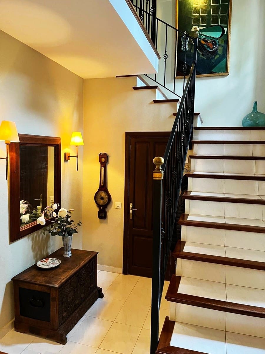 5 soveværelse Villa til salg i Costa de los Pinos med swimmingpool - € 1.950.000 (Ref: 8446695)