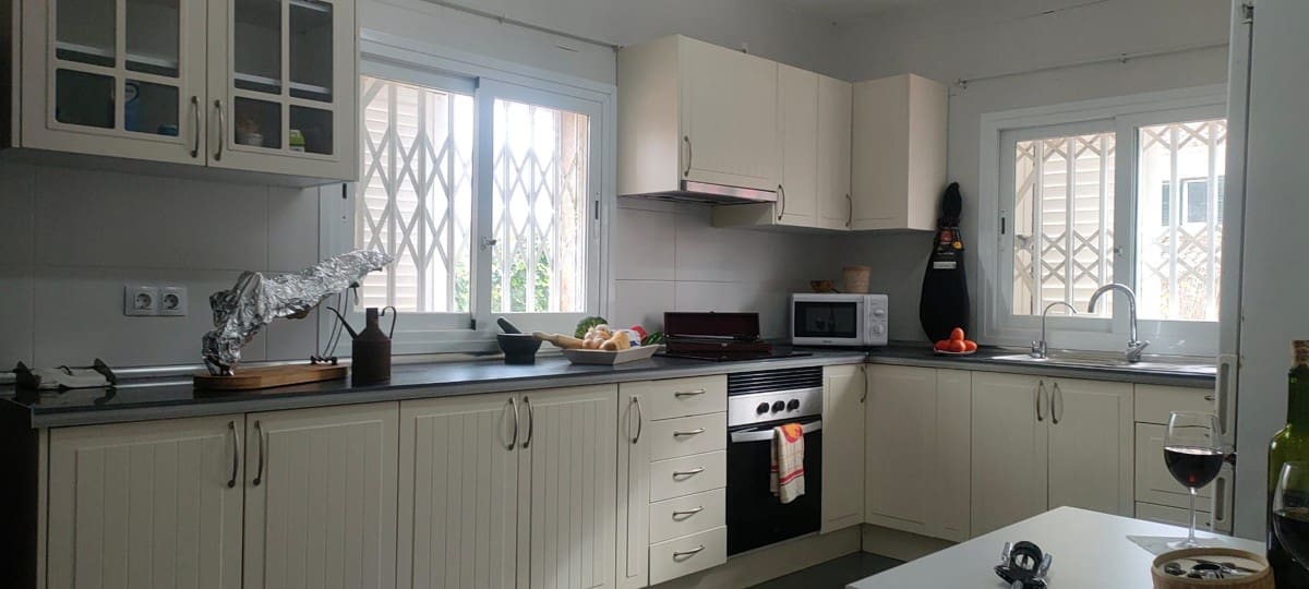 4 soveværelse Villa til salg i Son Ferrer med swimmingpool - € 895.000 (Ref: 8759495)