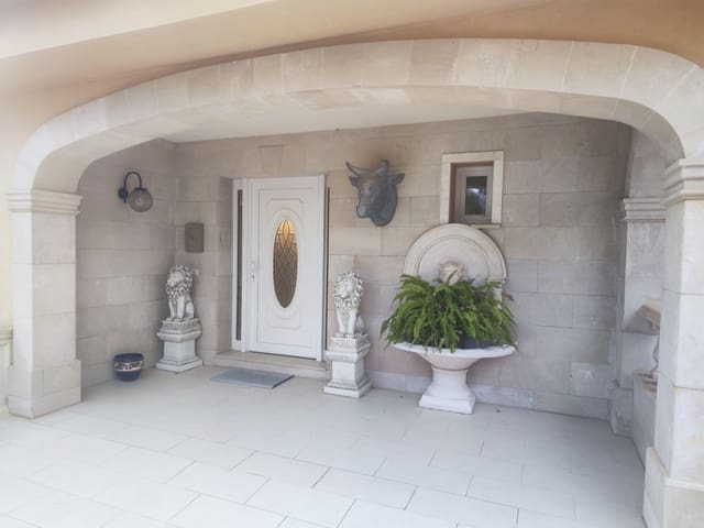 4 soveværelse Villa til salg i Costa de la Calma, Calvià med swimmingpool - € 2.550.000 (Ref: 8778955)