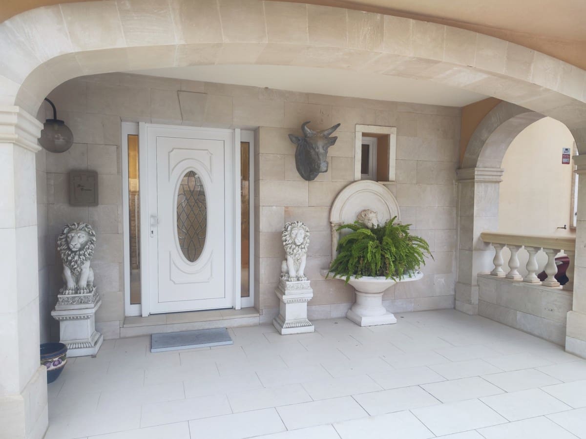 4 soveværelse Villa til salg i Costa de la Calma med swimmingpool - € 2.550.000 (Ref: 8778955)