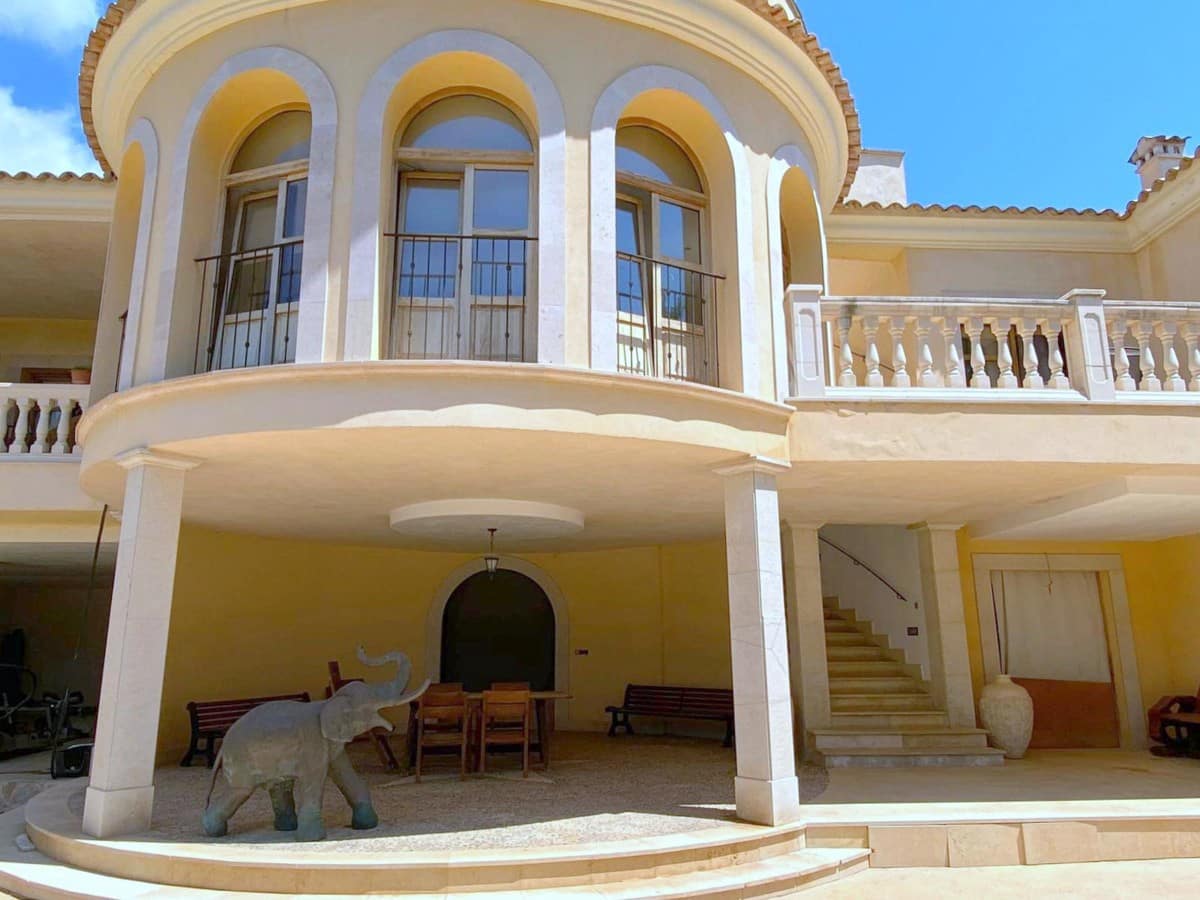5 bedroom Villa for sale in Peguera / Paguera with pool - € 1,599,000 (Ref: 8785415)